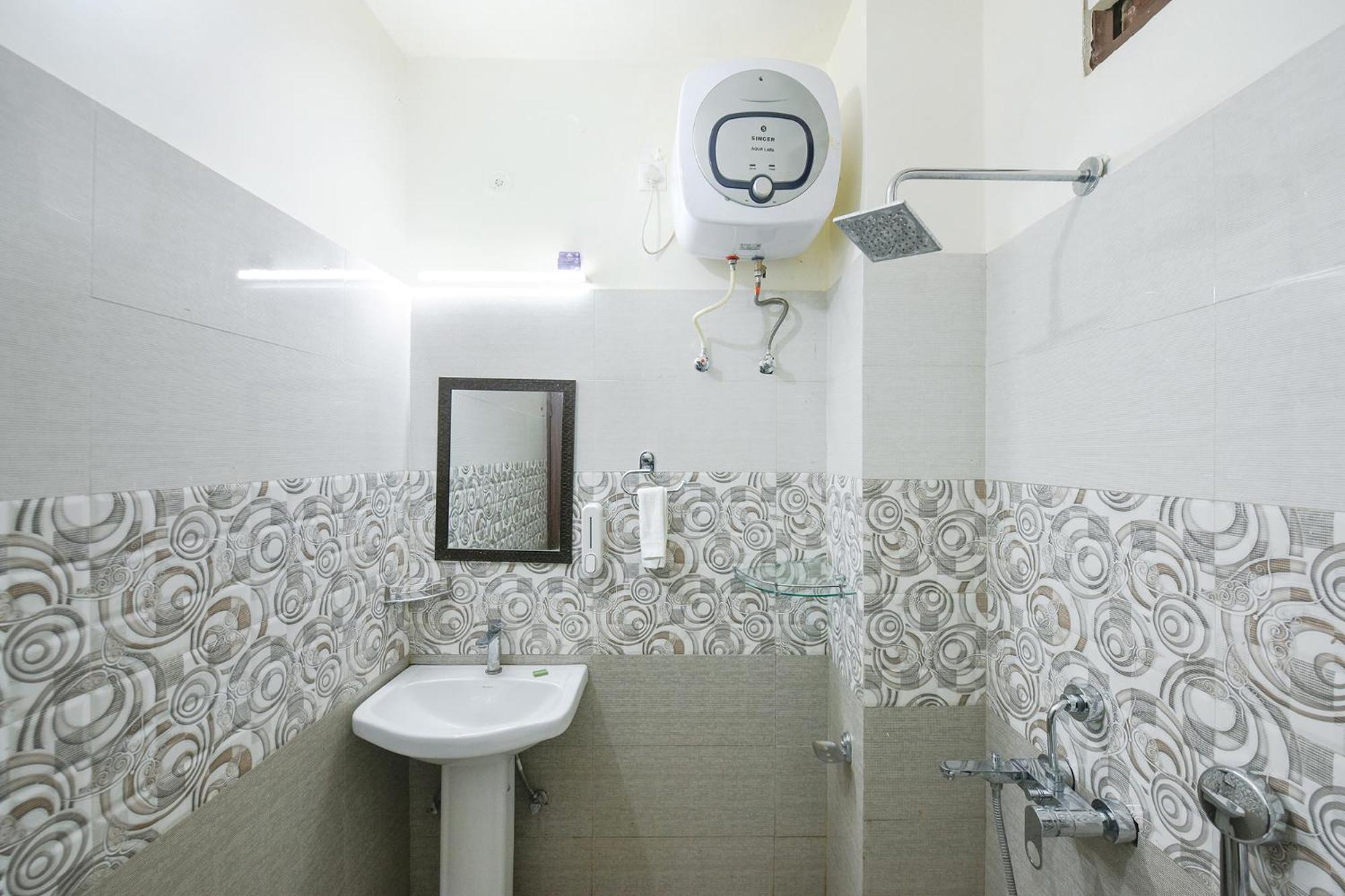 Fabhotel Kempty Lake Resort 무소리에 외부 사진